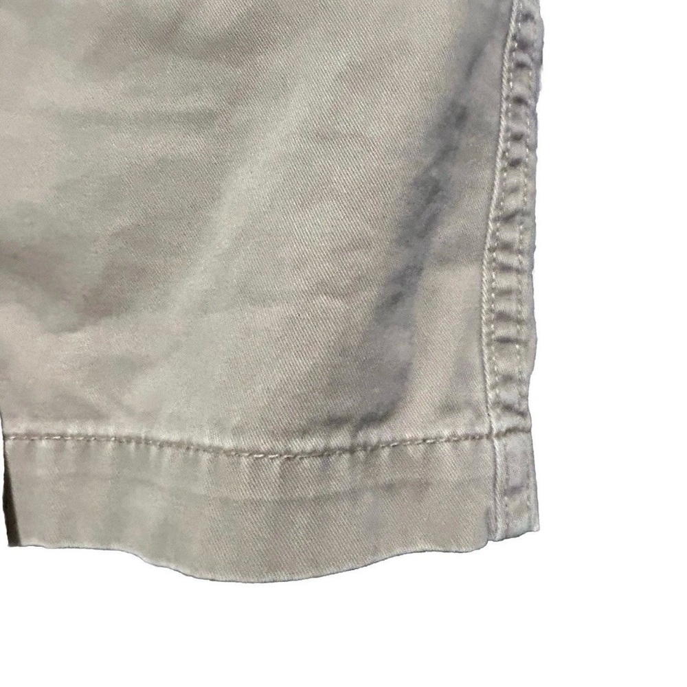 Men’s Old Navy Broken In Khaki Shorts Classic Length Beige Size 30 - Picture 2 of 3